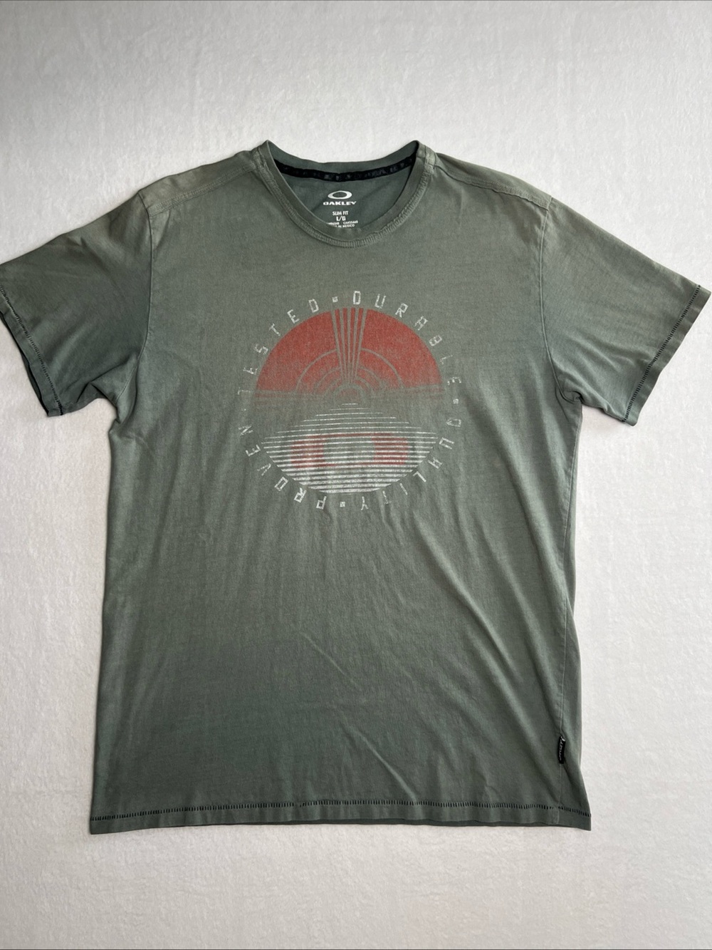 Oakley Mens Large Slim Fit Green Graphic Tee Shirt Distressed Sunset Quality